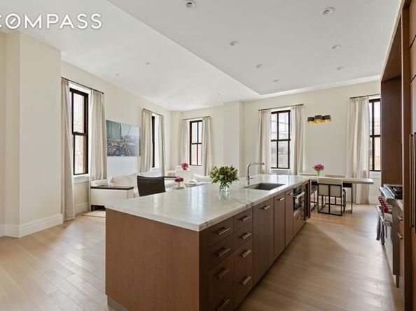 100 Barclay Street 17L, New York NY 10007