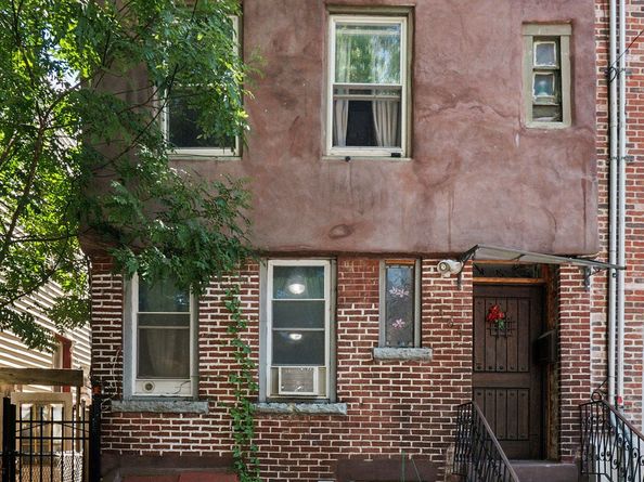 464 East New York Avenue, Brooklyn NY 11225