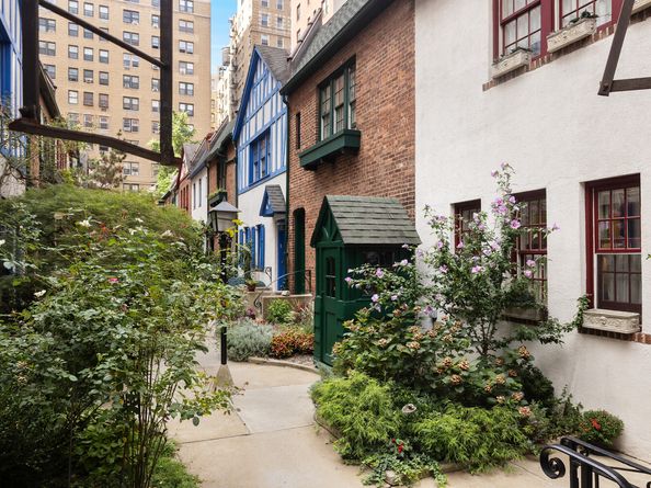 262 West 95th Street 2, New York NY 10025