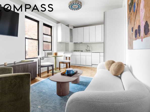 295 West 11th Street 5FF, New York NY 10014