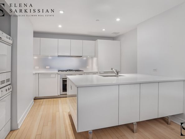 5 East 44th Street 4A, New York NY 10017