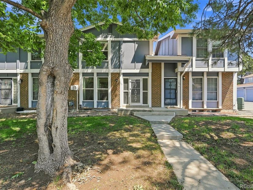 147 Paris Circle, Aurora CO 80011