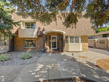 3238 S Oneida Way
