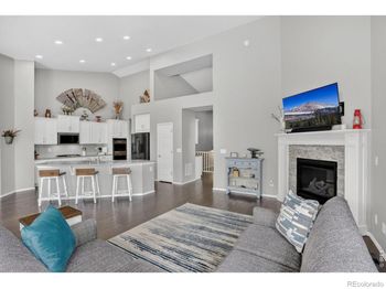 1194 W 170th Place