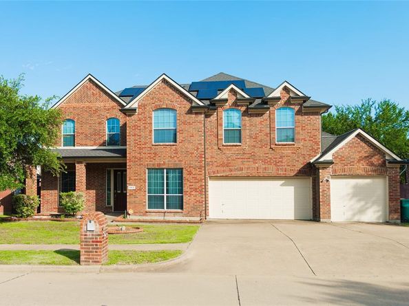662  OAK CREEK Drive , Cedar Hill Texas 75104