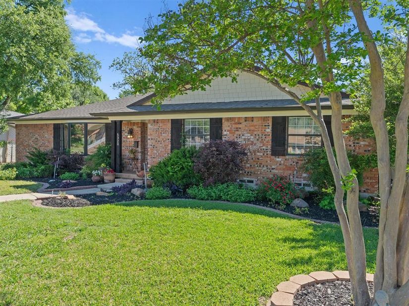 5320  Elkridge Drive , Dallas Texas 75227