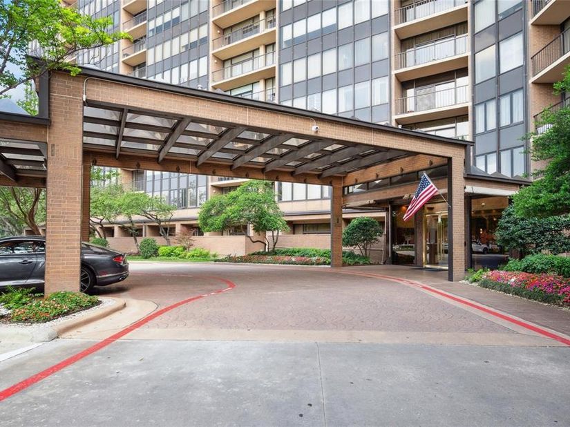 5200  Keller Springs Road  820, Dallas Texas 75248