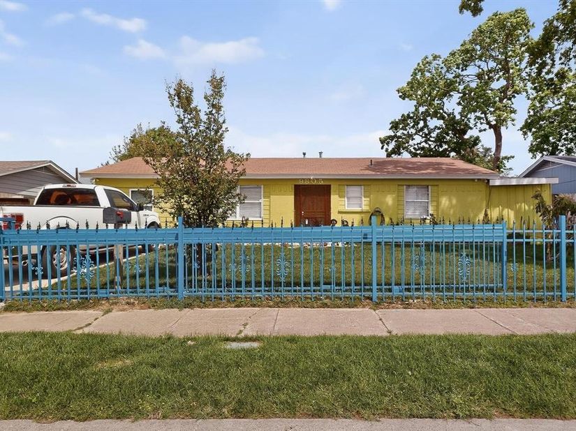 9805  Grady Lane , Dallas Texas 75217