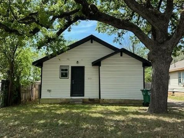 313 N Wood Street , Denton Texas 76209