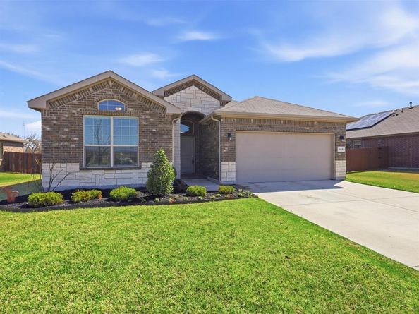 448  Regatta Lane , Azle Texas 76020