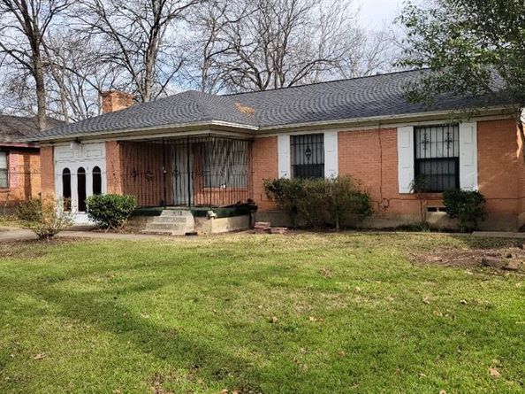 1251 E Pentagon Parkway , Dallas Texas 75216