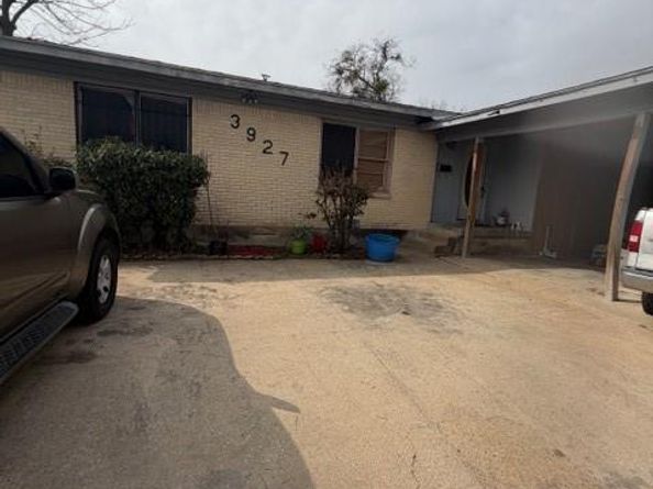 3927  Fortune Lane , Dallas Texas 75216