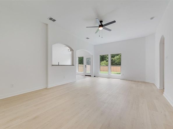 2718  Mossglen Drive , Dallas Texas 75227