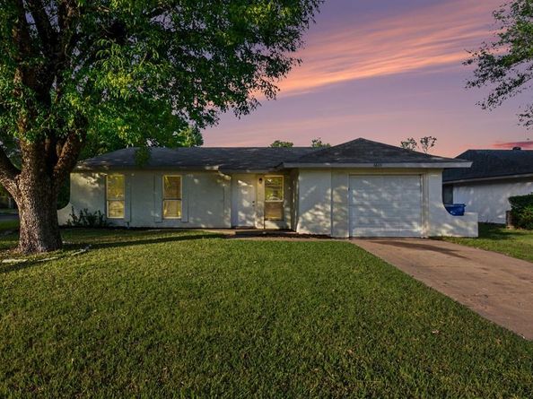 1601  Meridian Way , Garland Texas 75040
