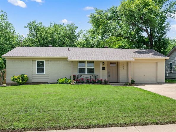 609  Crane Drive , Euless Texas 76039