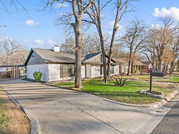 420  Twin Creek Drive , Hurst Texas 76053