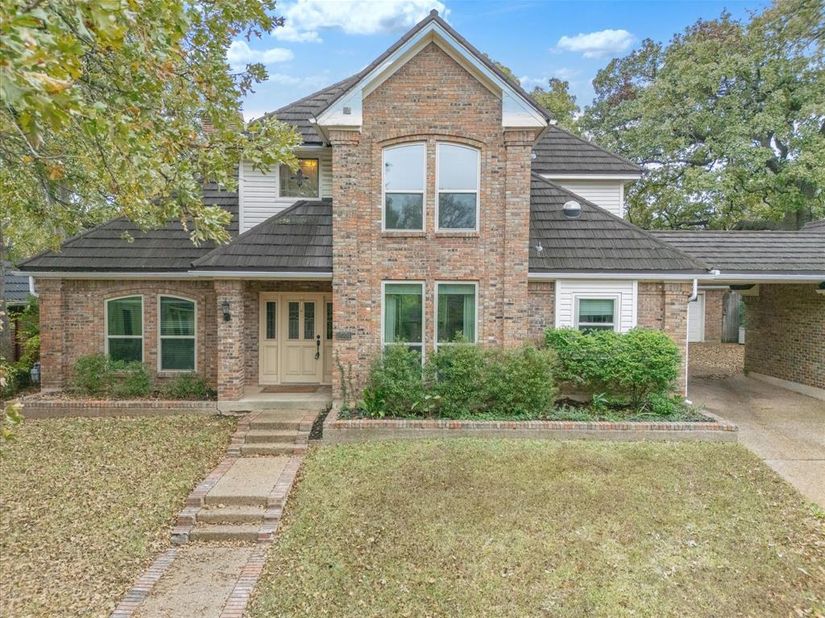2004  Misty Creek Drive , Arlington Texas 76017