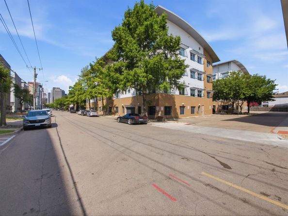 3015  Bryan Street  2F, Dallas Texas 75204