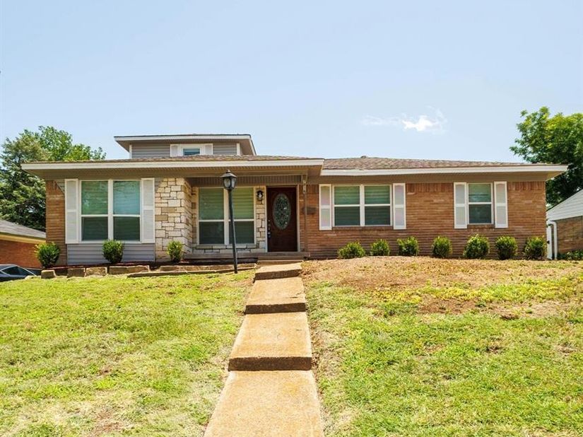 7816  Claremont Drive , Dallas Texas 75228