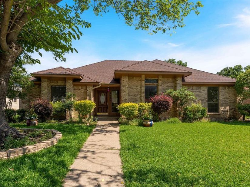 2601  Richland Drive , Garland Texas 75044