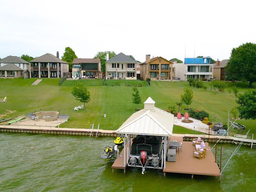 2213  Windjammer Way , Rowlett Texas 75088