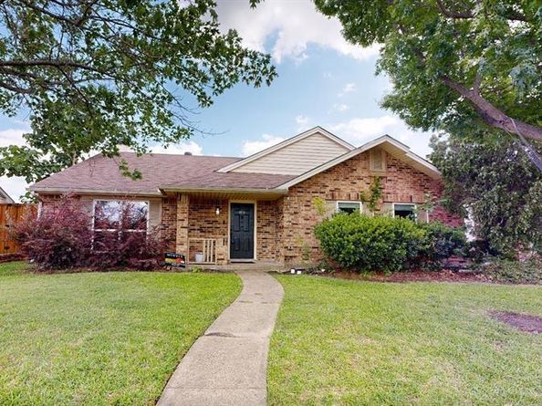 9114  Denver Street , Rowlett Texas 75088