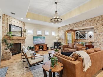 1020  Ivy Lane 