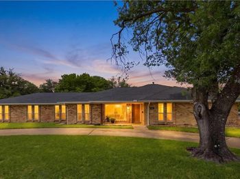 1909 W Red Bird Lane 