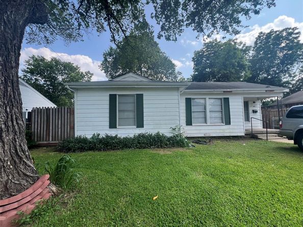 8810  Eldon Drive , Dallas Texas 75217