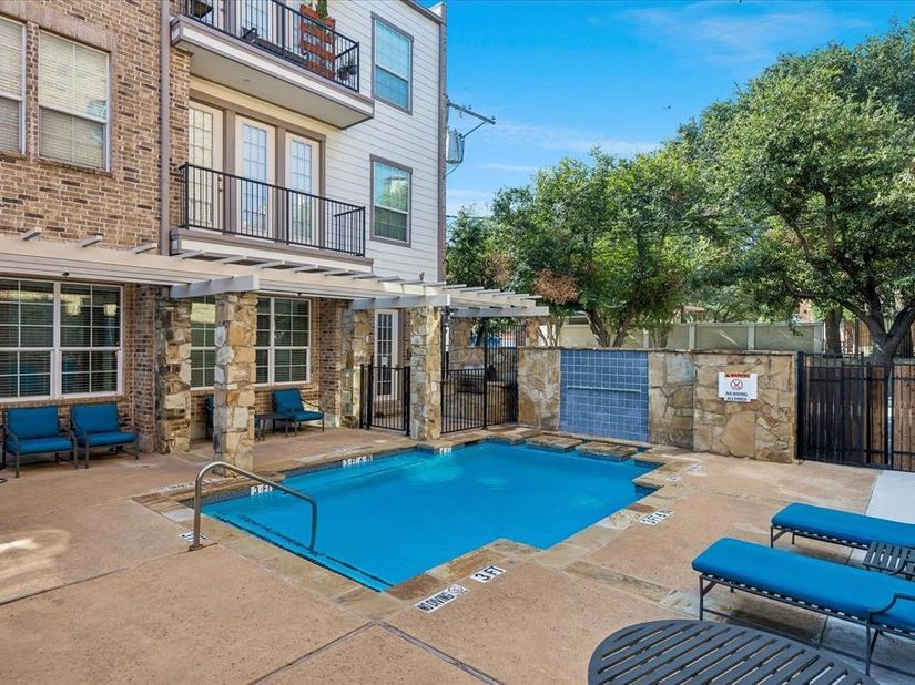 950  Henderson Street  1220, Fort Worth Texas 76102