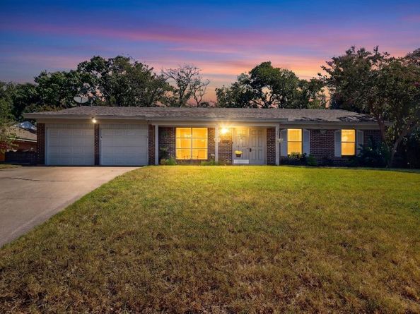 4513  Blue Lake Court , Fort Worth Texas 76103