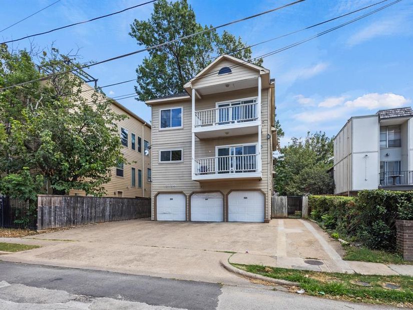2728  Reagan Street  203, Dallas Texas 75219