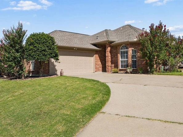 1833  Melton Drive , Carrollton Texas 75010