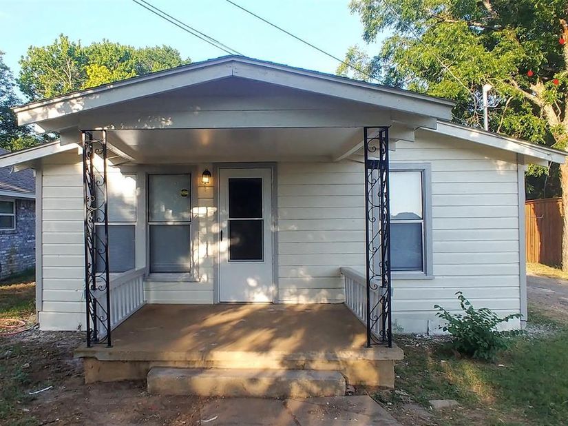 411 S Bradshaw Street , Denton Texas 76205
