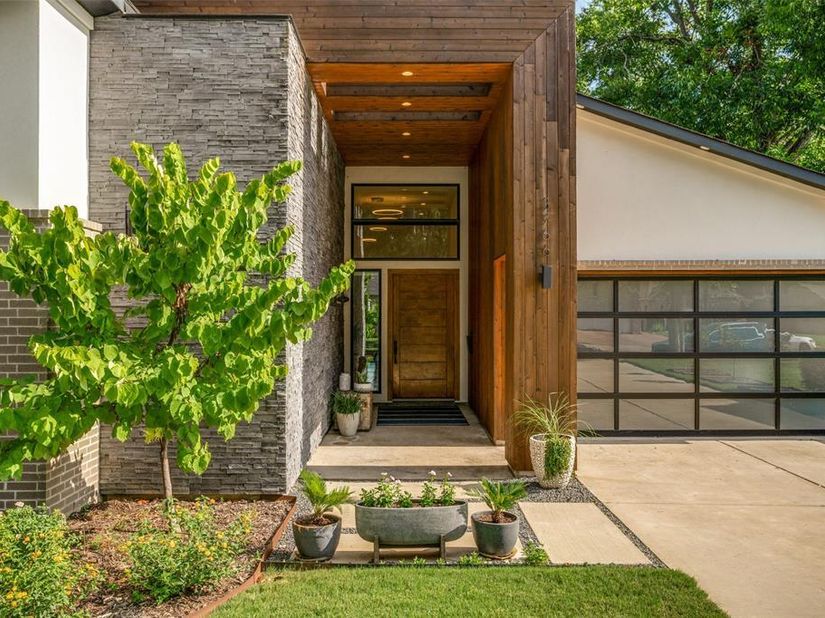 3766  Manana Drive , Dallas Texas 75220