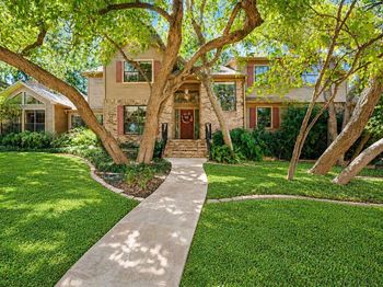 601  Carriage Trail 