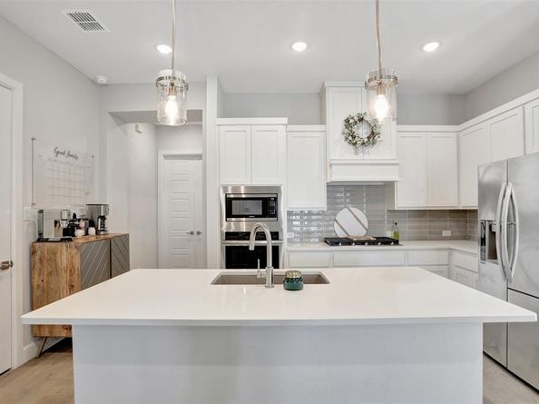 3548  Golden Bell Court , Heath Texas 75126