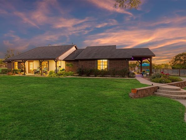 2104 W Holiday  , Fate Texas 75087