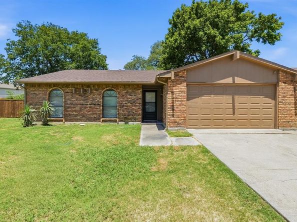 5821  Maiden Lane , Fort Worth Texas 76131