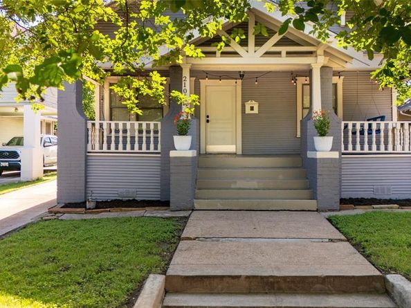 2107  College Avenue , Fort Worth Texas 76110