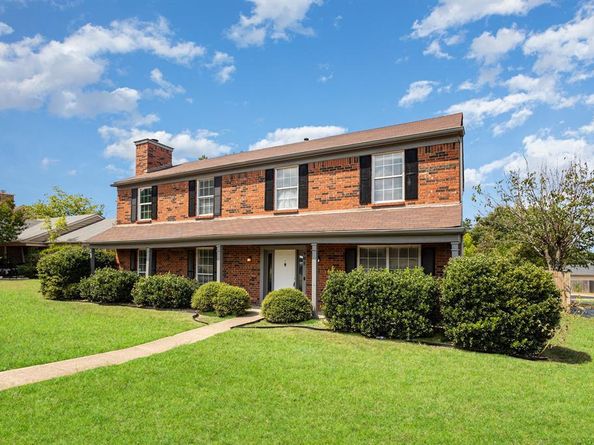 905  Eagle Drive , DeSoto Texas 75115