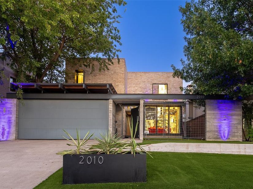 2010  Mcmillan Avenue , Dallas Texas 75206