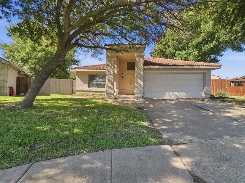 6000  Lavaca Drive , Arlington Texas 76018
