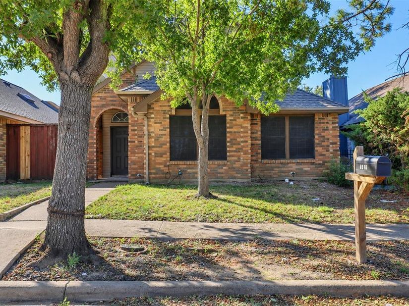 2434  Weatherby Drive , Mesquite Texas 75181