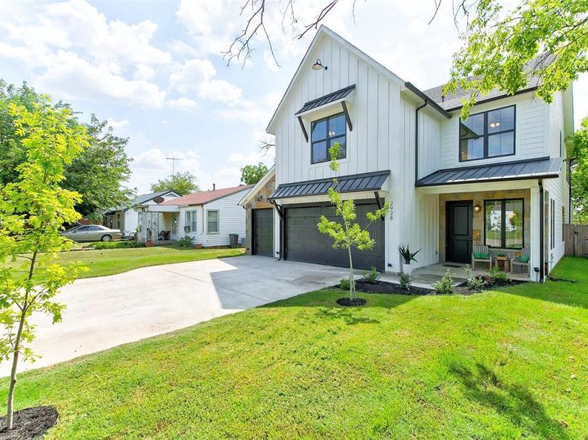 2928  Livingston Avenue , Fort Worth Texas 76110