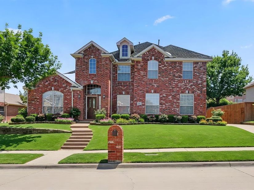 1610  Lakeland Park Drive , Garland Texas 75043