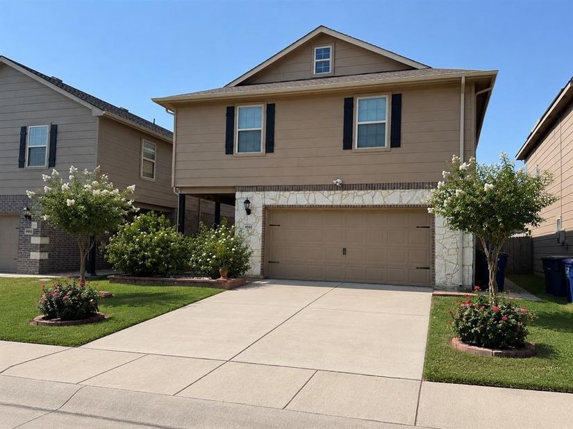 4660  Raleigh Dalton Road , Dallas Texas 75227
