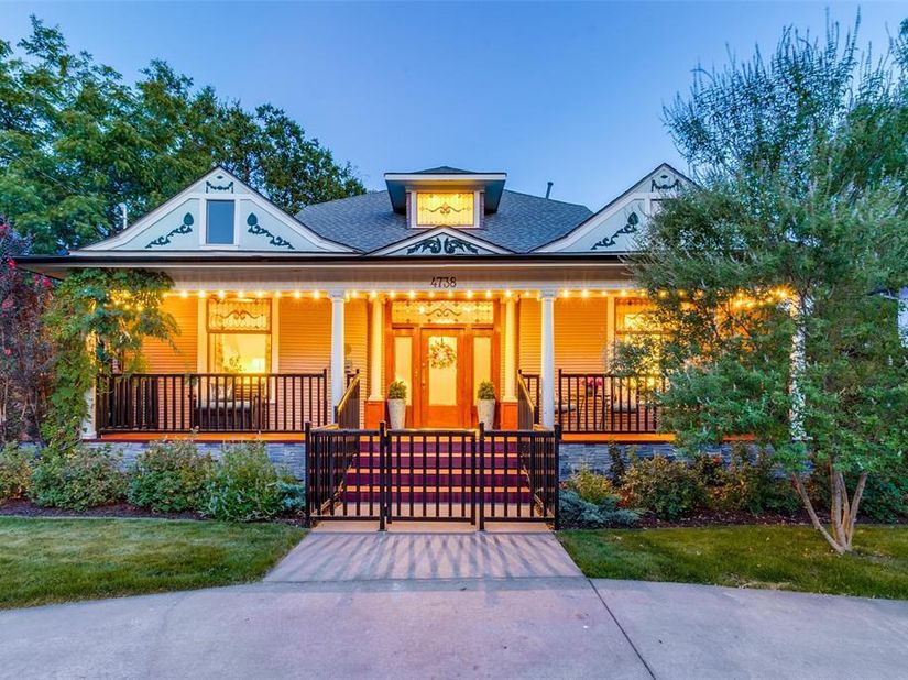 4738  Victor Street , Dallas Texas 75246