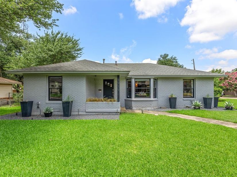 9919  Gooding Drive , Dallas Texas 75220