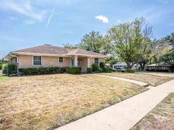 950  SYCAMORE Lane 